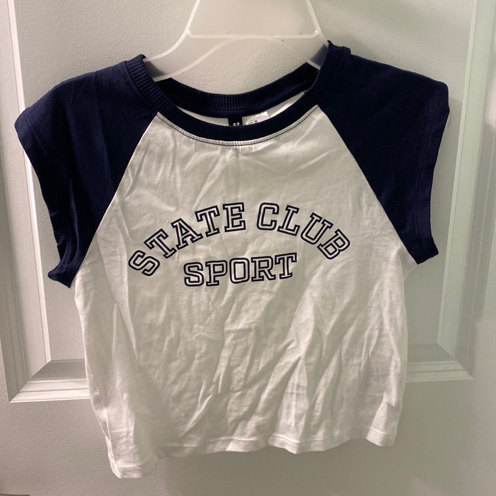 Size XS H&M cropped babydoll baseball tee. Excellent condition